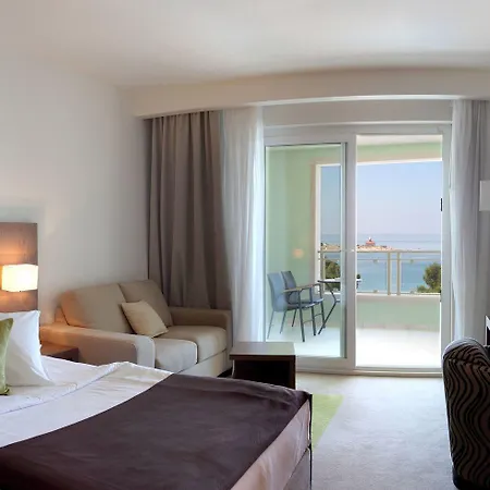 马卡尔斯卡公园酒店 马卡尔斯卡