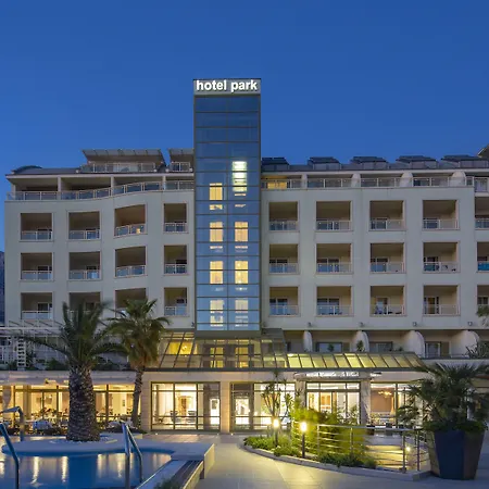 马卡尔斯卡公园酒店